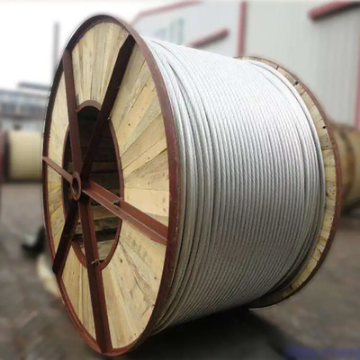 ACSR câble renforcé en acier à conducteur en aluminium anti-corrosion haute résistance résistant aux intempéries pour les lignes aériennes