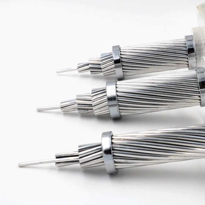Fil ACSR résistant à la corrosion ASTM Conducteur en aluminium Cable renforcé en acier Haute résistance à la traction Basse corde pour l'électrification rurale